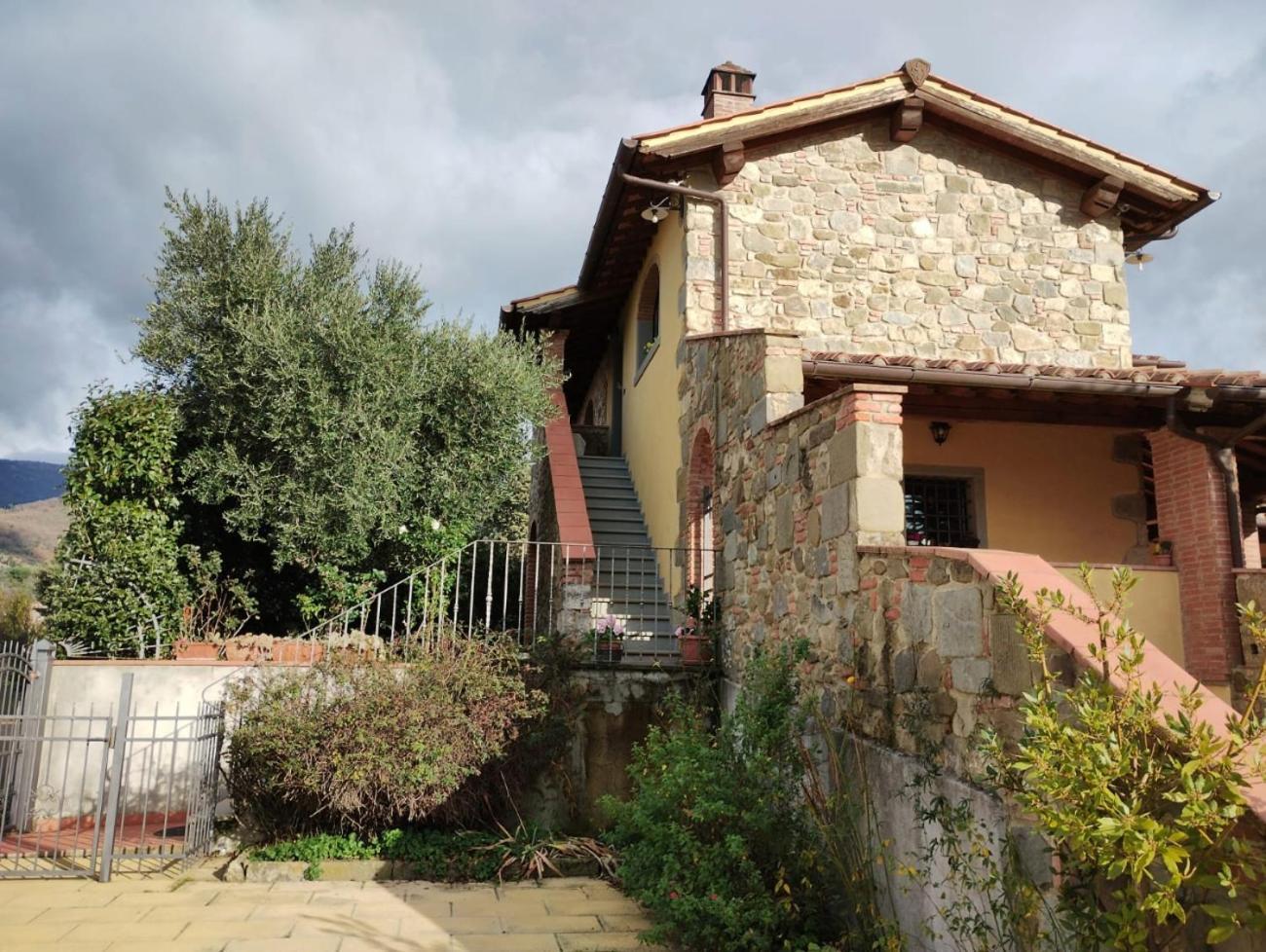 Appartamento Olivella Reggello Bagian luar foto